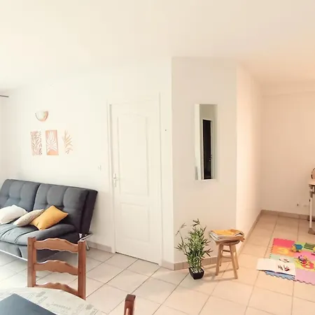 Grand T2 Lumineux Avec Jardin Prive Trets